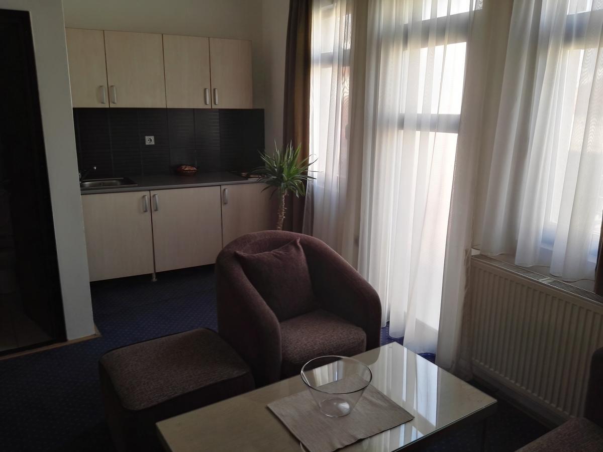 וראנג'ה Guest House Amico מראה חיצוני תמונה