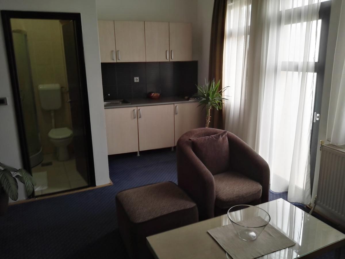 וראנג'ה Guest House Amico מראה חיצוני תמונה