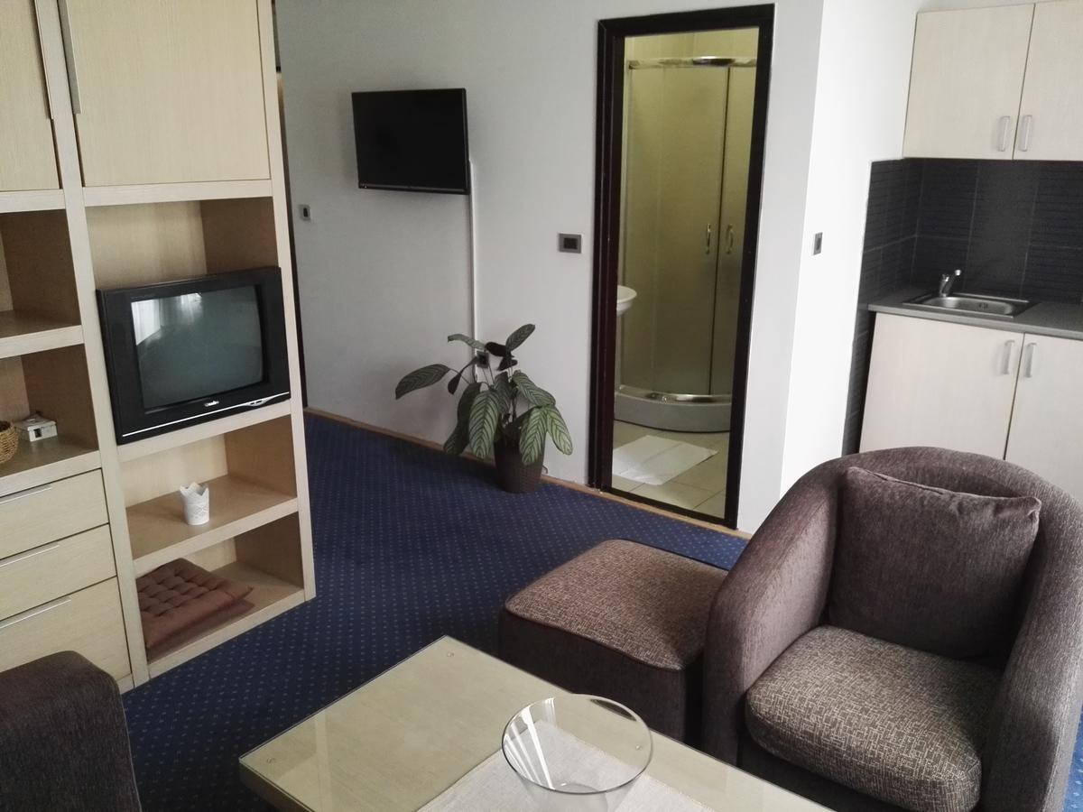 וראנג'ה Guest House Amico מראה חיצוני תמונה