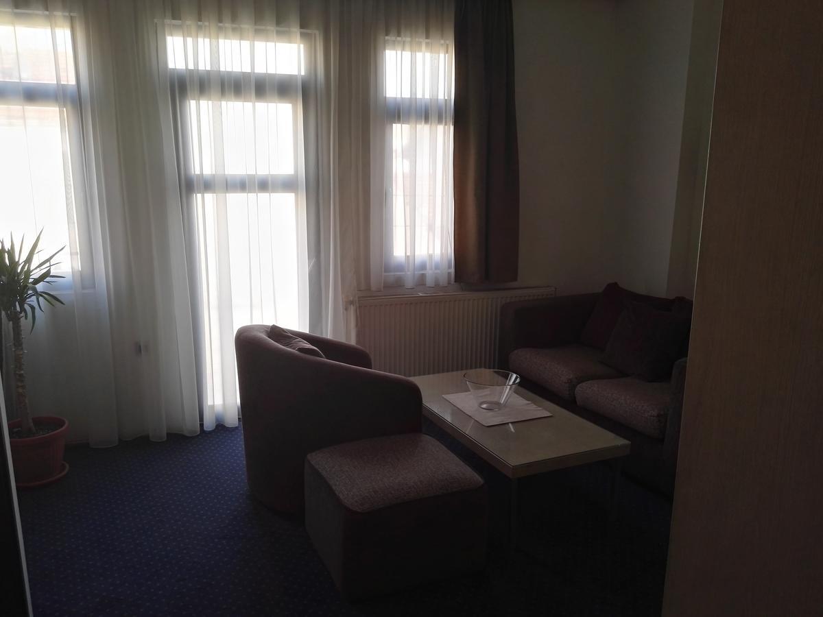 וראנג'ה Guest House Amico מראה חיצוני תמונה